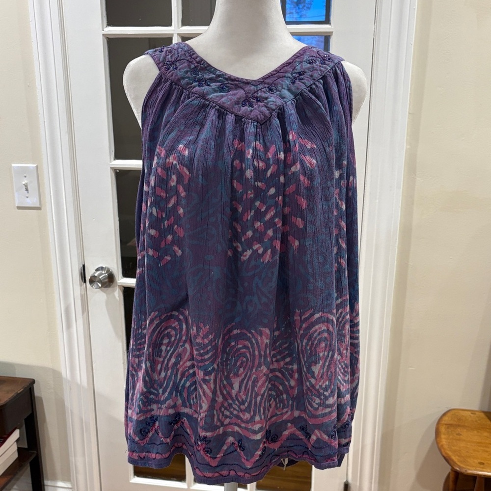 Just Cruising Women’s Purple-Pink Beaded Sleeveless Boho Top. Size M